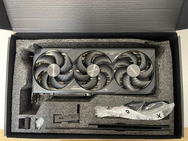 Gigabyte GeForce RTX 5070 Ti WINDFORCE OC SFF 16G Graphics Card - GV-N507TWF3OC-16GD | A+ Grade – Excellent Condition, Tested & Verified, Comes with Original Box Gigabyte